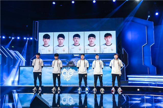 因此我们在 因此我们在